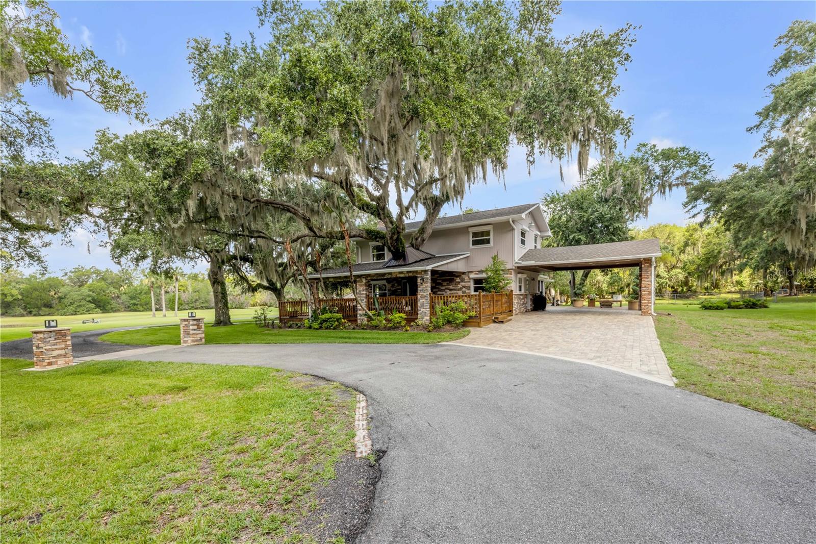 800 HIDDEN OAKS LN