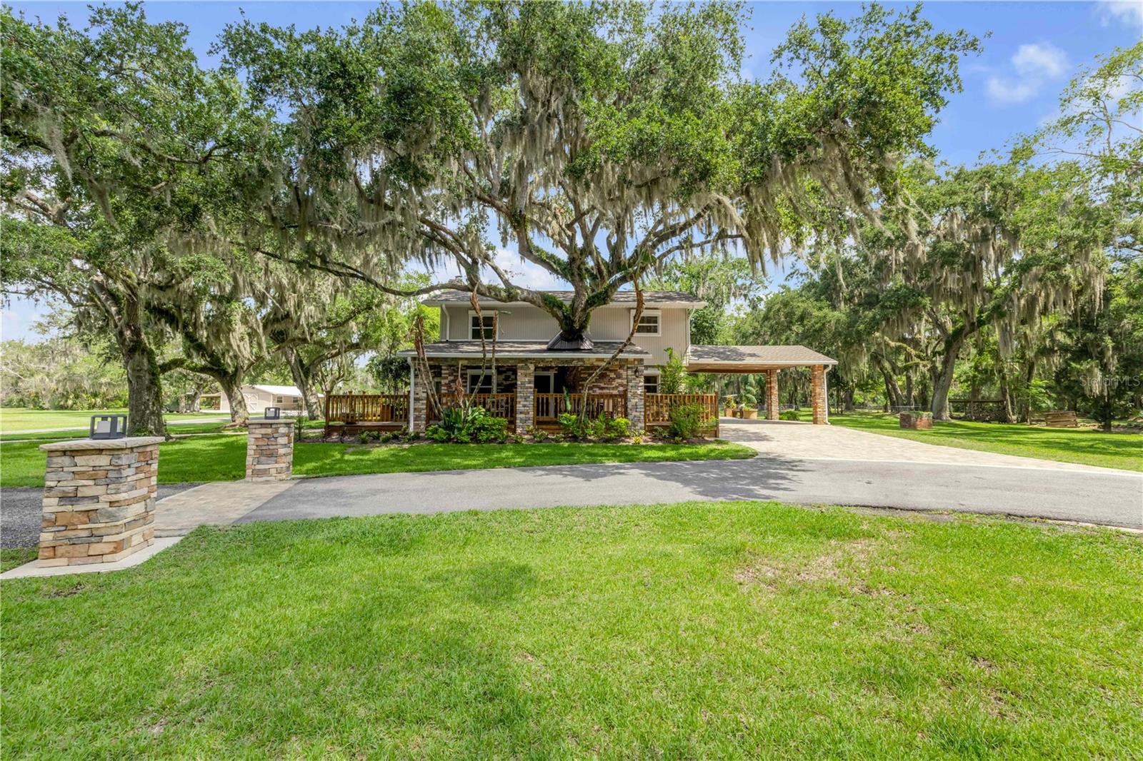 800 HIDDEN OAKS LN