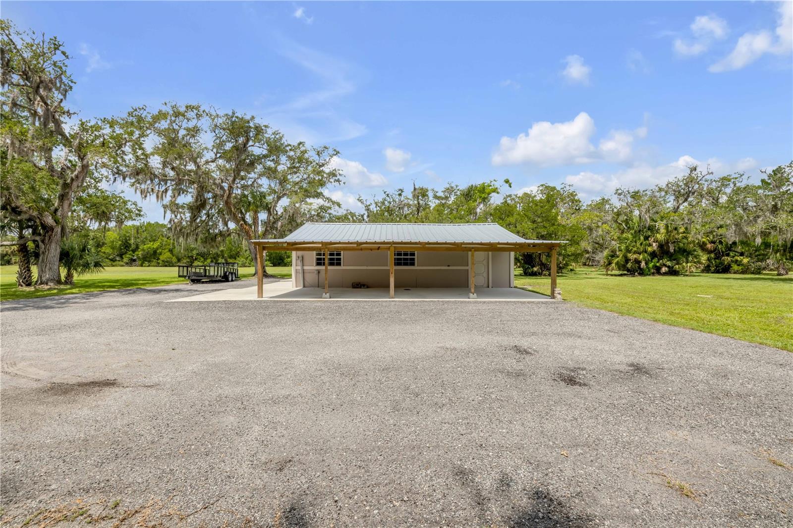800 HIDDEN OAKS LN