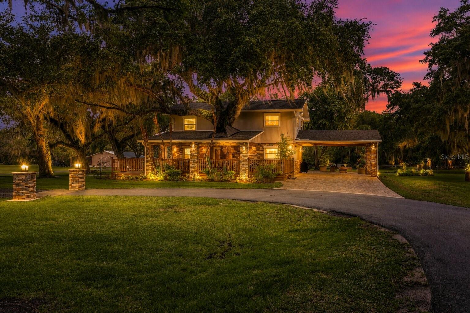 800 HIDDEN OAKS LN