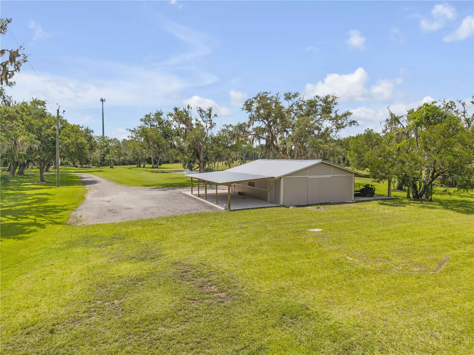 800 HIDDEN OAKS LN