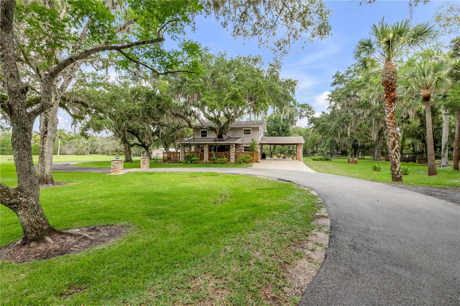 800 HIDDEN OAKS LN
