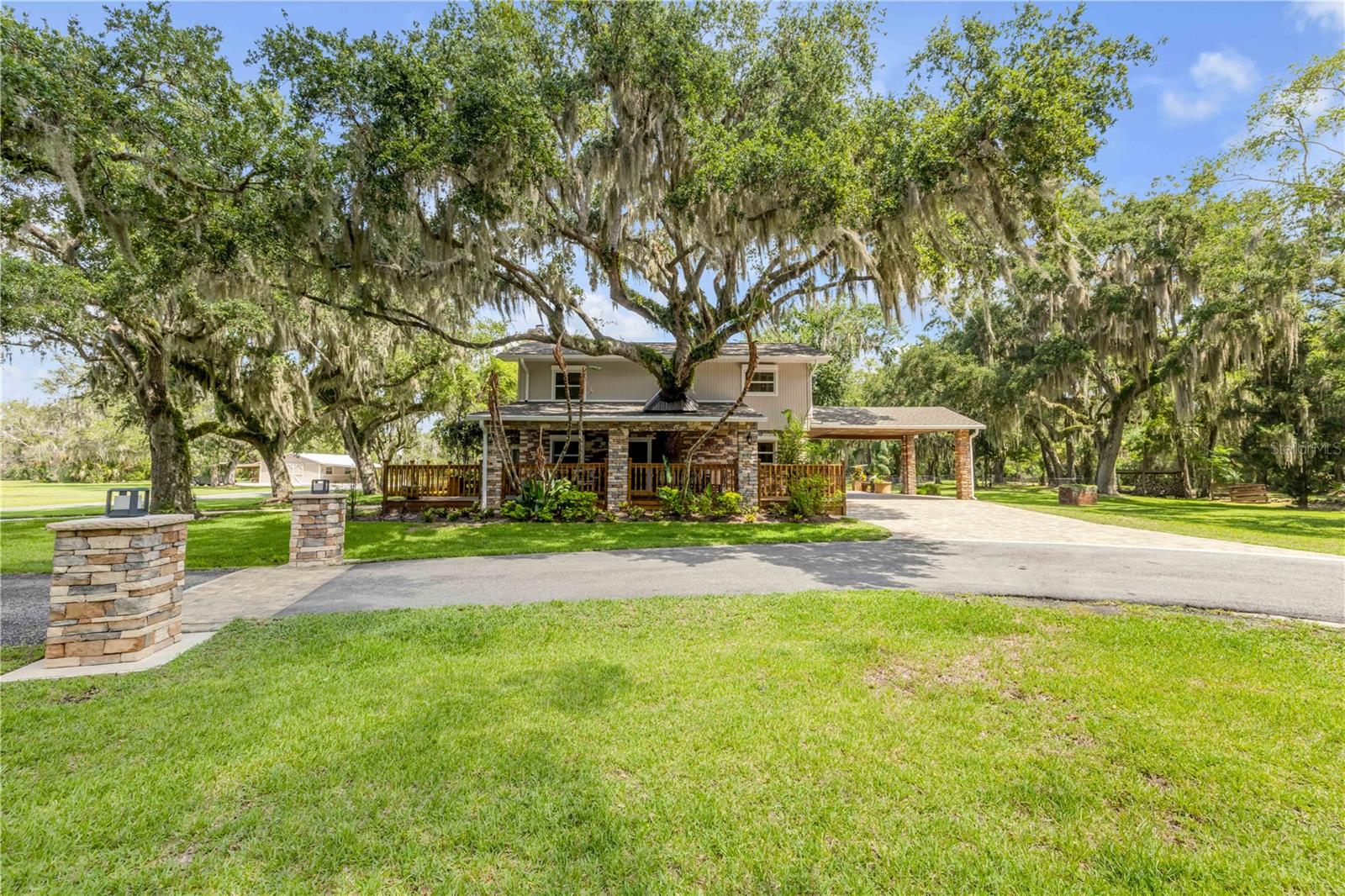 800 HIDDEN OAKS LN