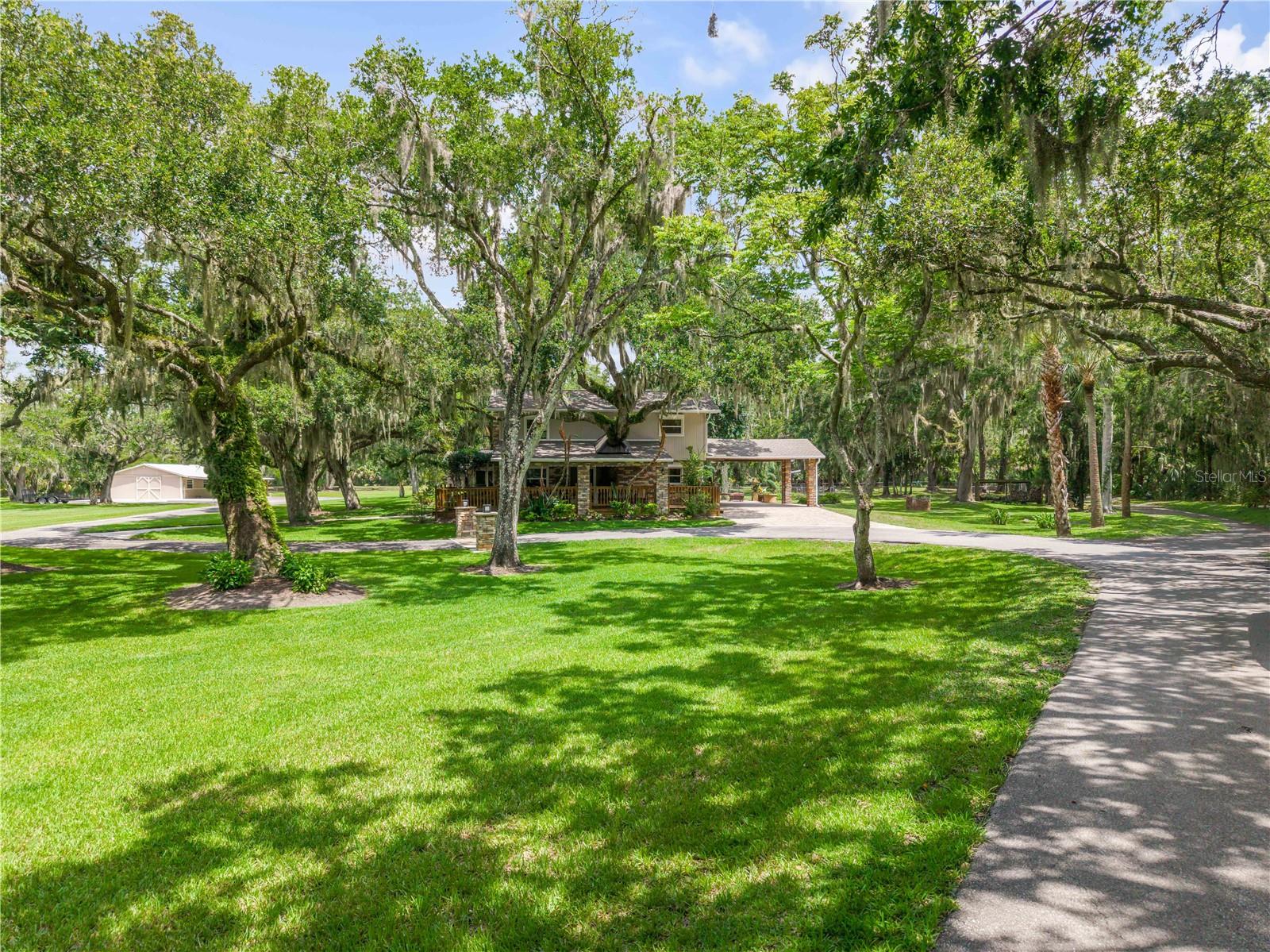 800 HIDDEN OAKS LN