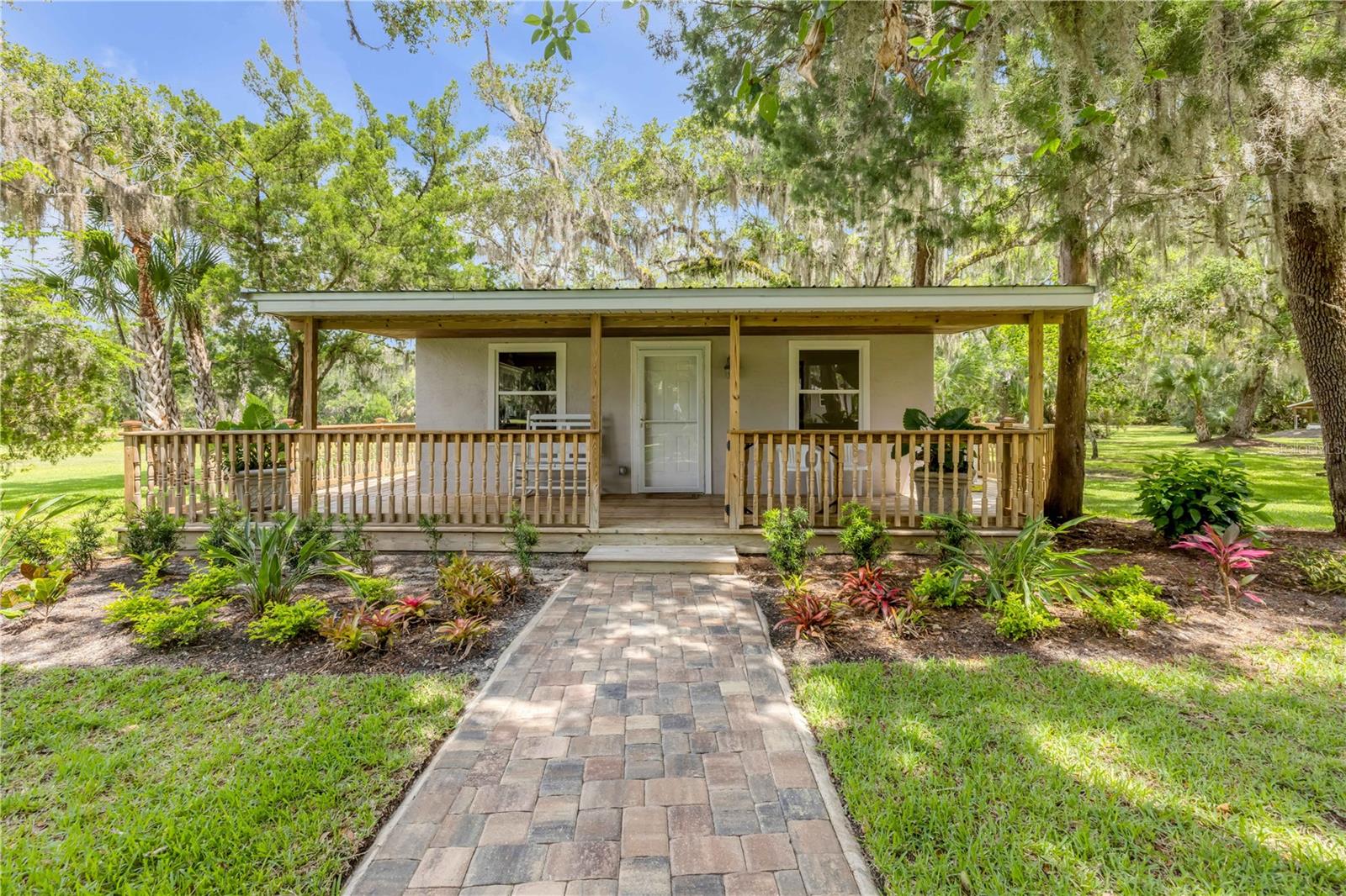 800 HIDDEN OAKS LN