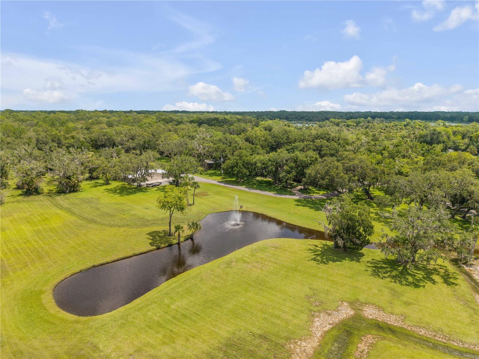 800 HIDDEN OAKS LN