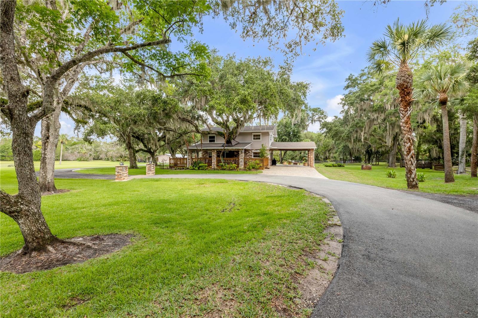 800 HIDDEN OAKS LN
