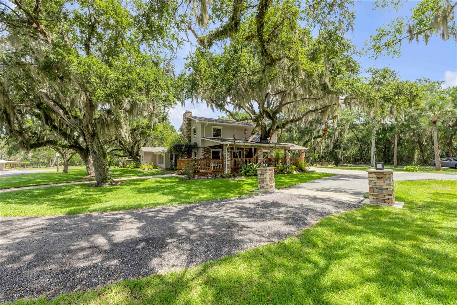 800 HIDDEN OAKS LN