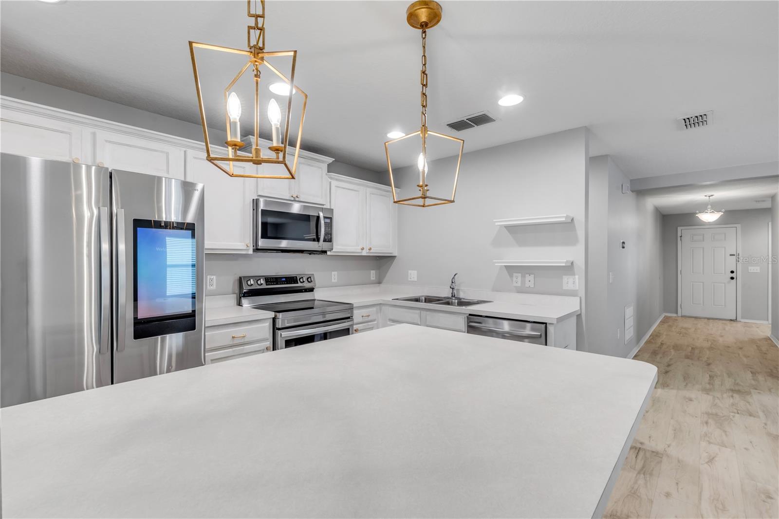550 AEOLIAN DR