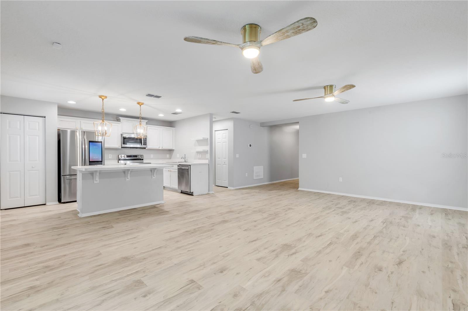 550 AEOLIAN DR