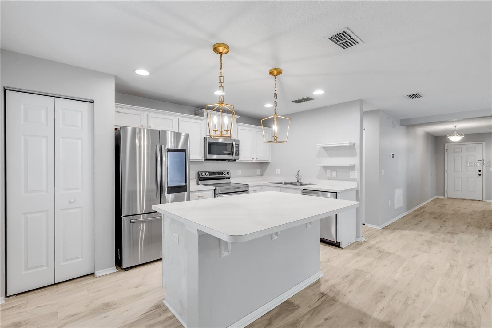 550 AEOLIAN DR