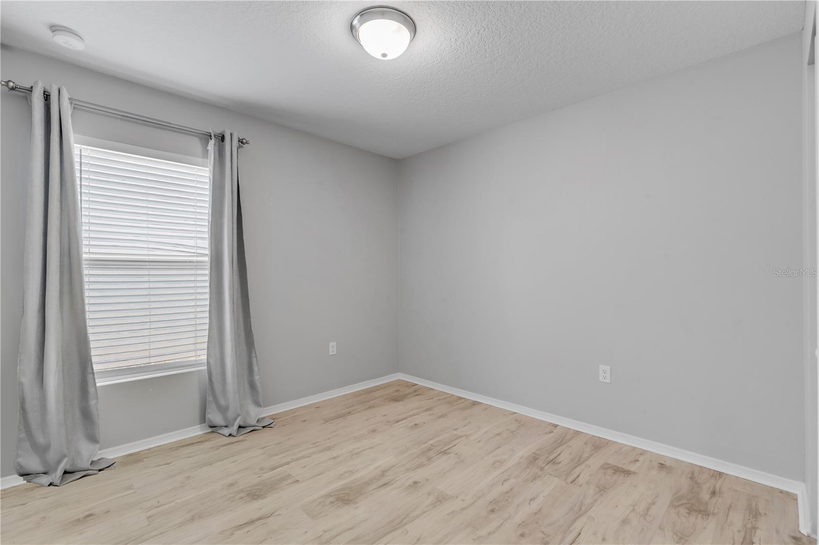 550 AEOLIAN DR