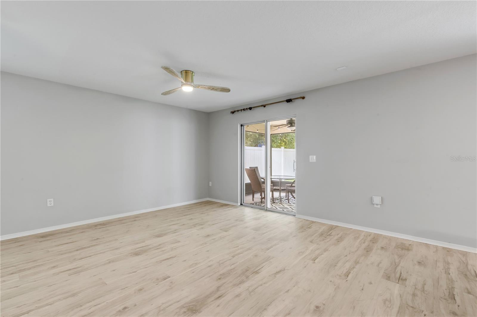 550 AEOLIAN DR