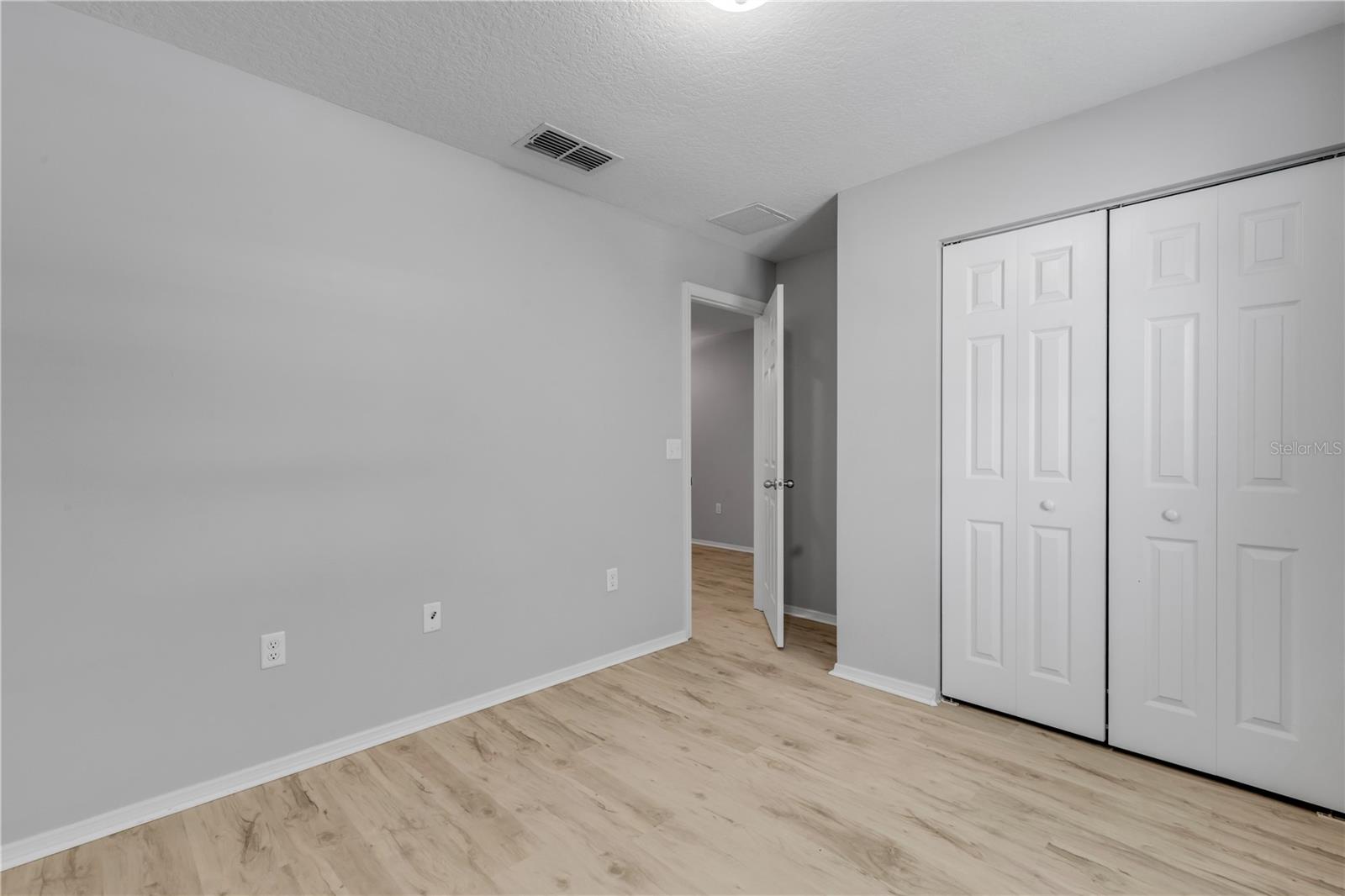 550 AEOLIAN DR