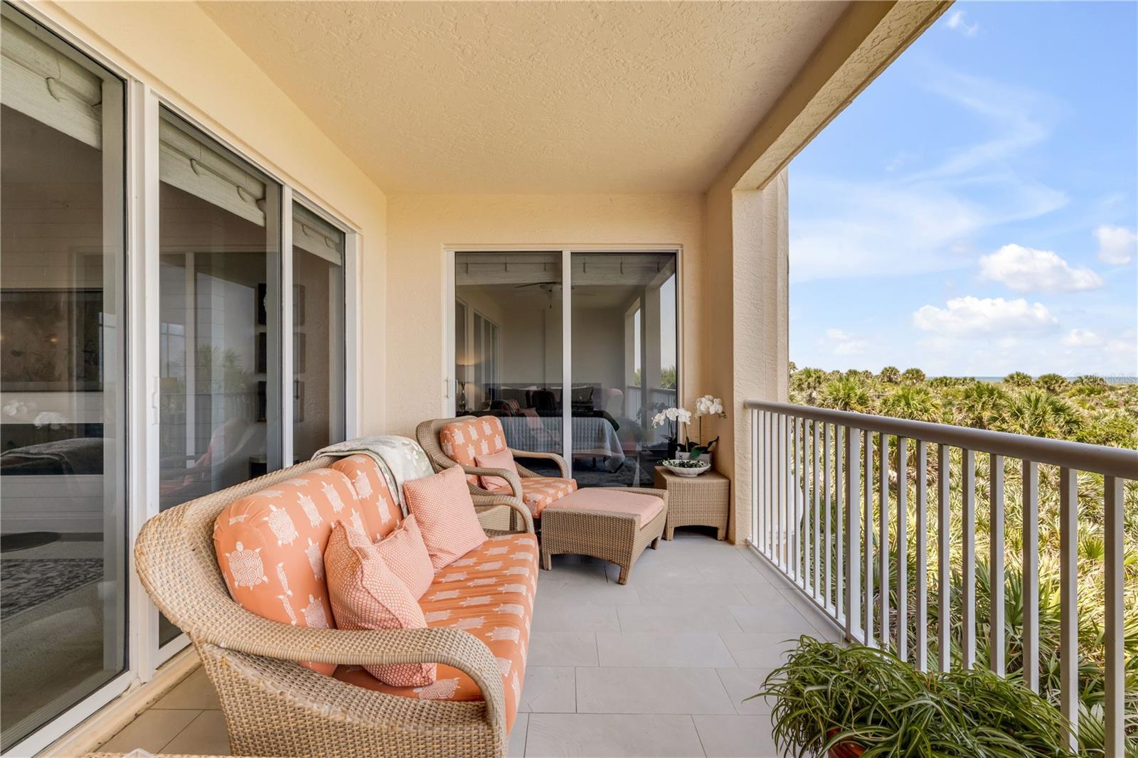 255 MINORCA BEACH WAY #205