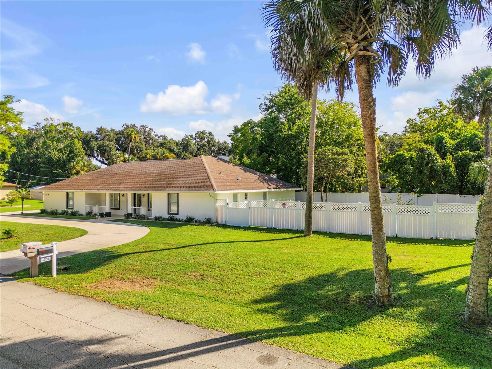3205 MANGO TREE DR