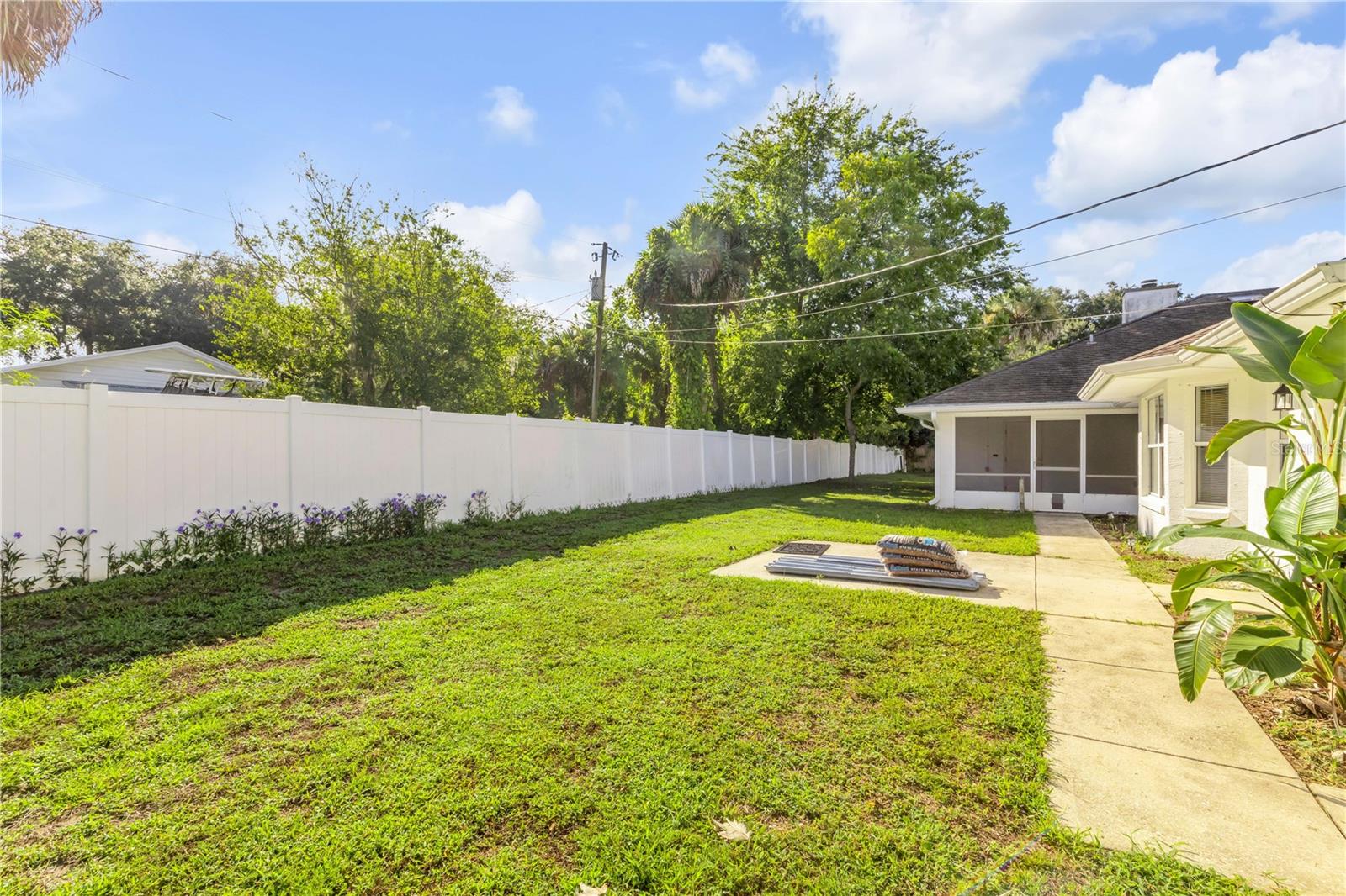 3205 MANGO TREE DR