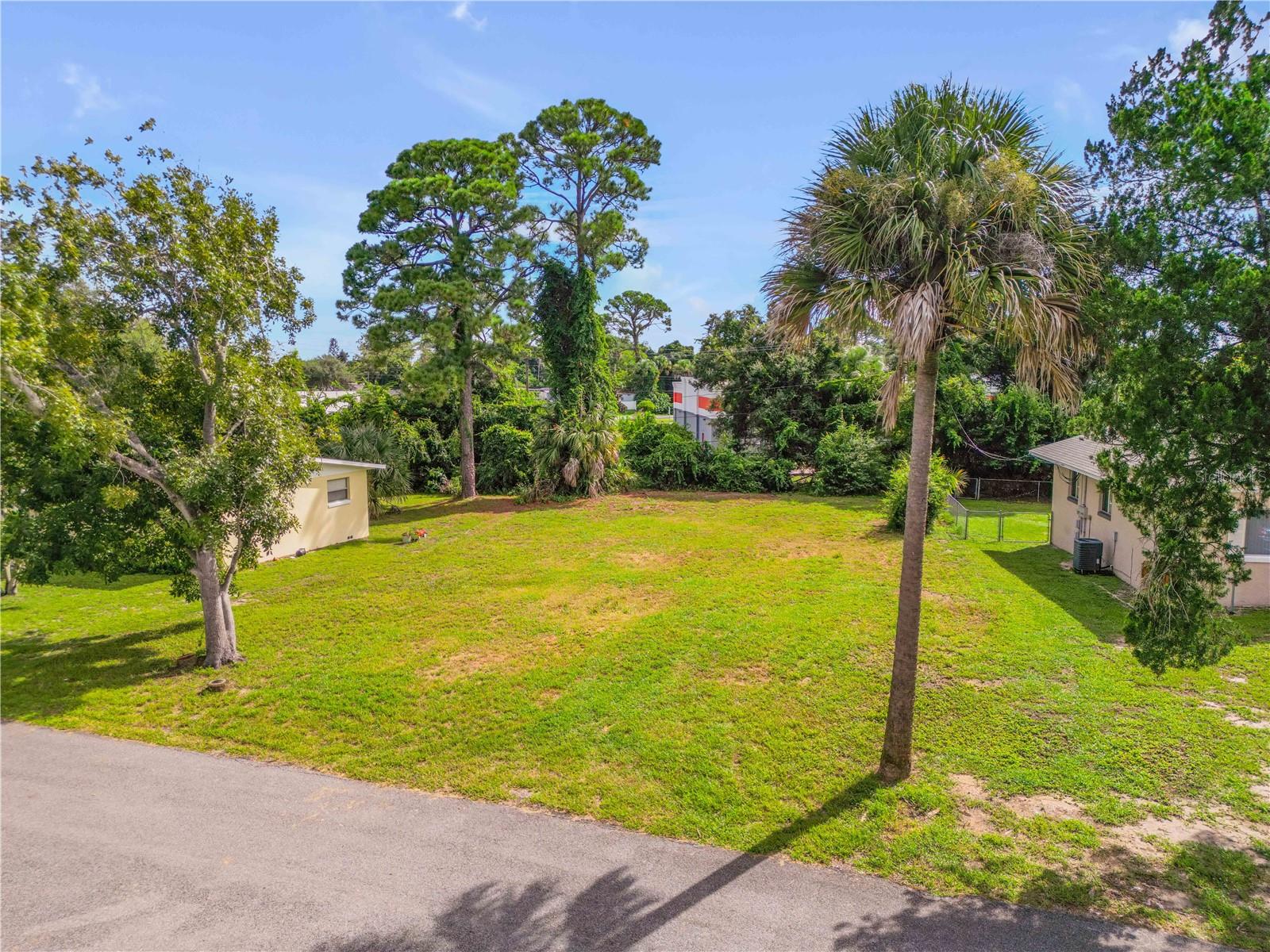 1715 EDGEWATER DR