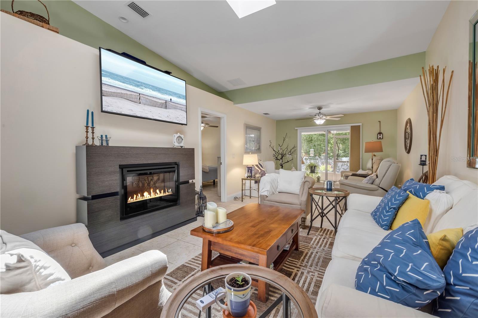 2293 HAWKS COVE CIR