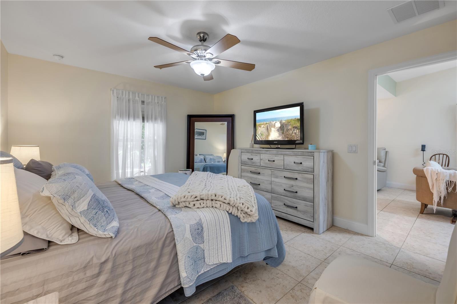 2293 HAWKS COVE CIR