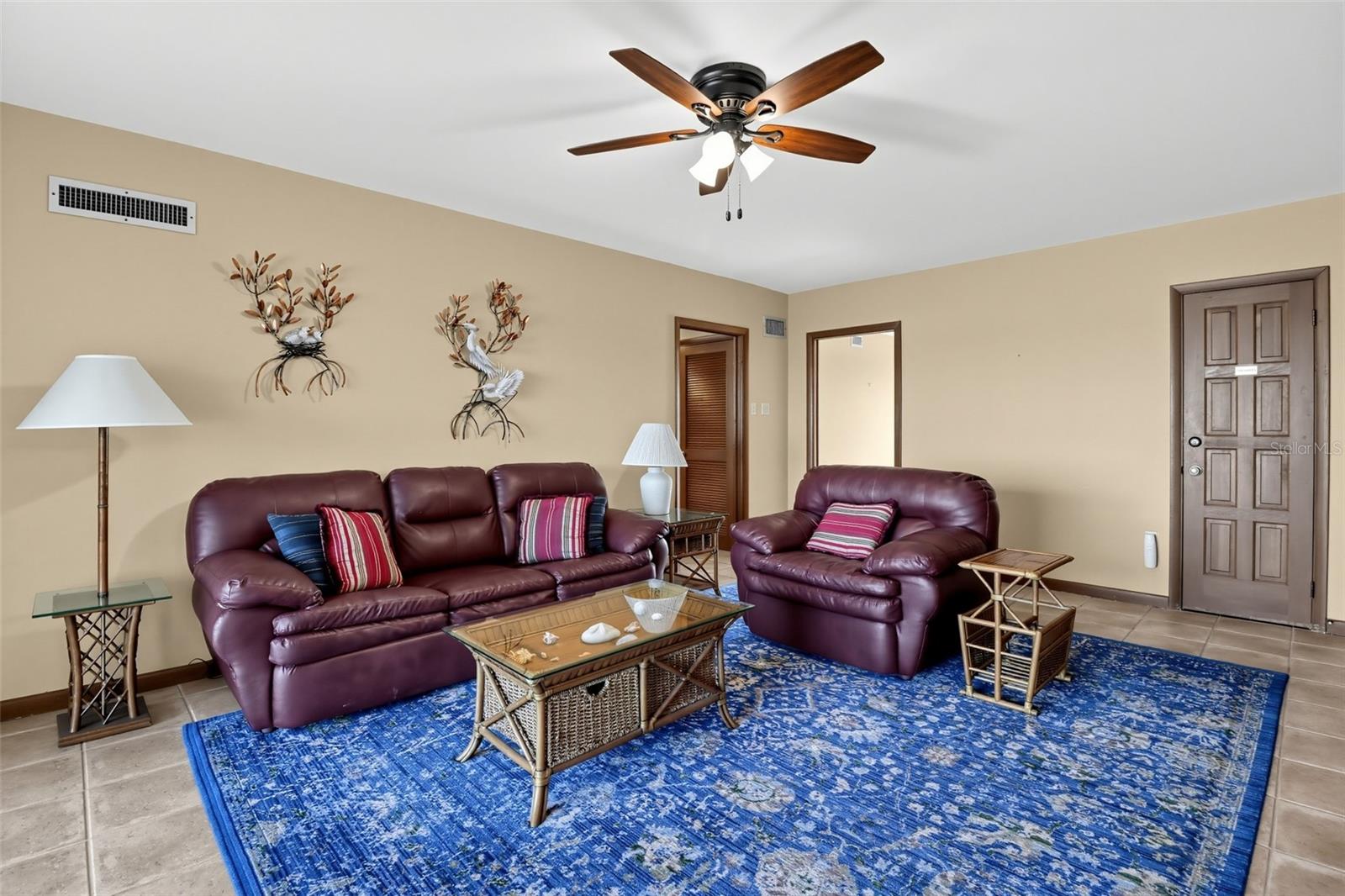 422 HARBOUR DR