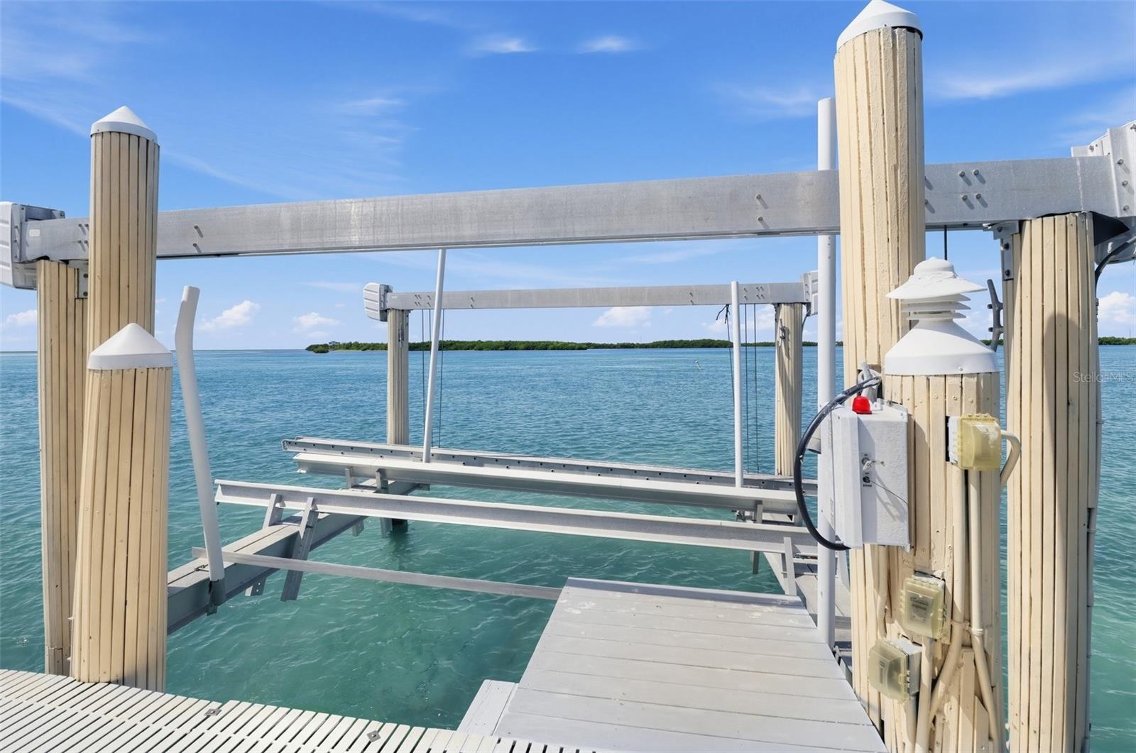422 HARBOUR DR