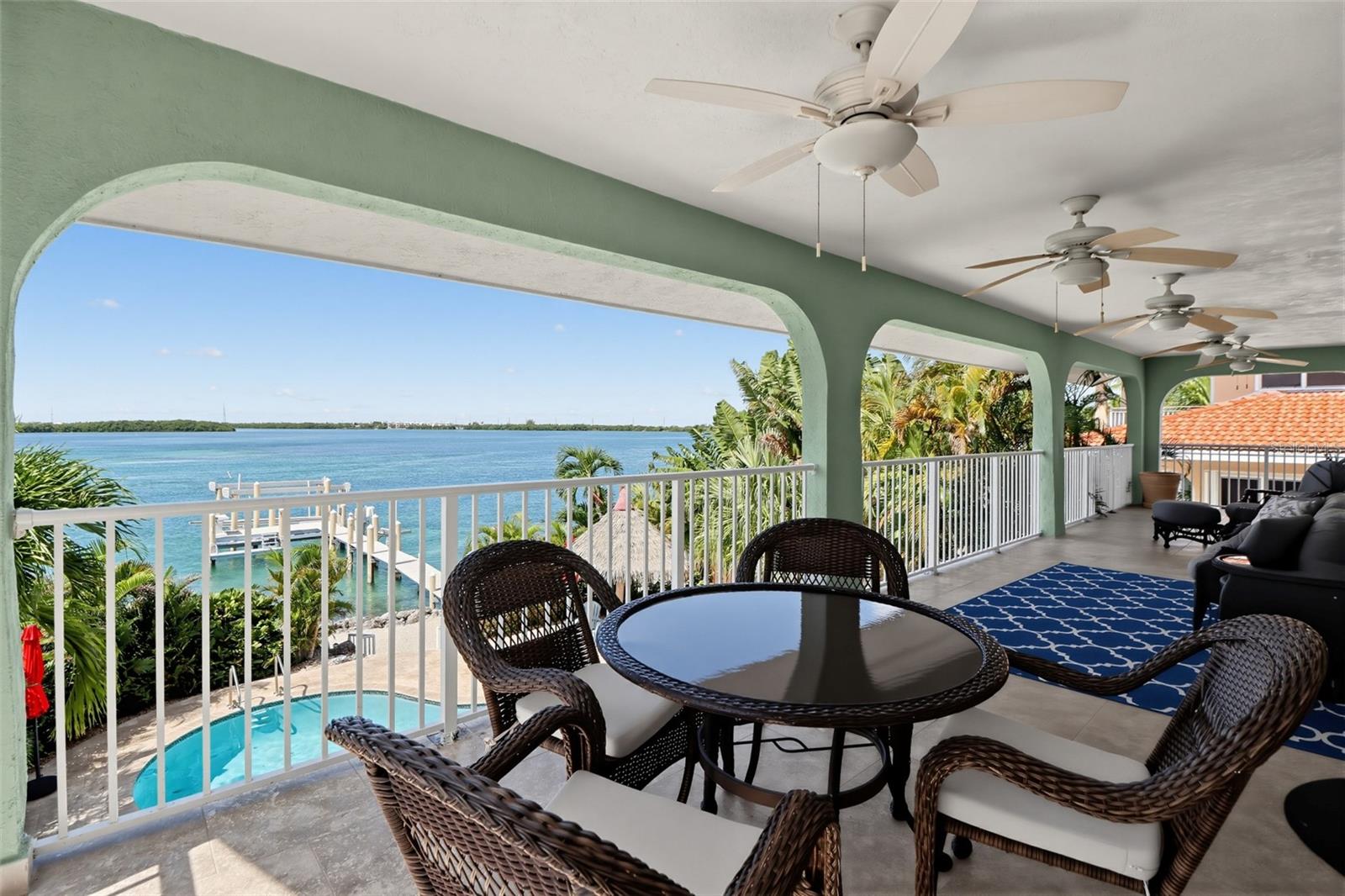 422 HARBOUR DR