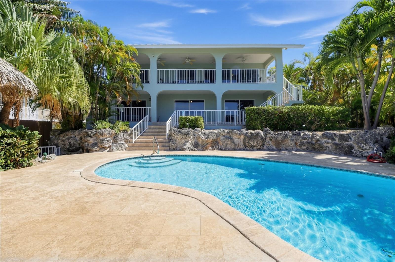 422 HARBOUR DR