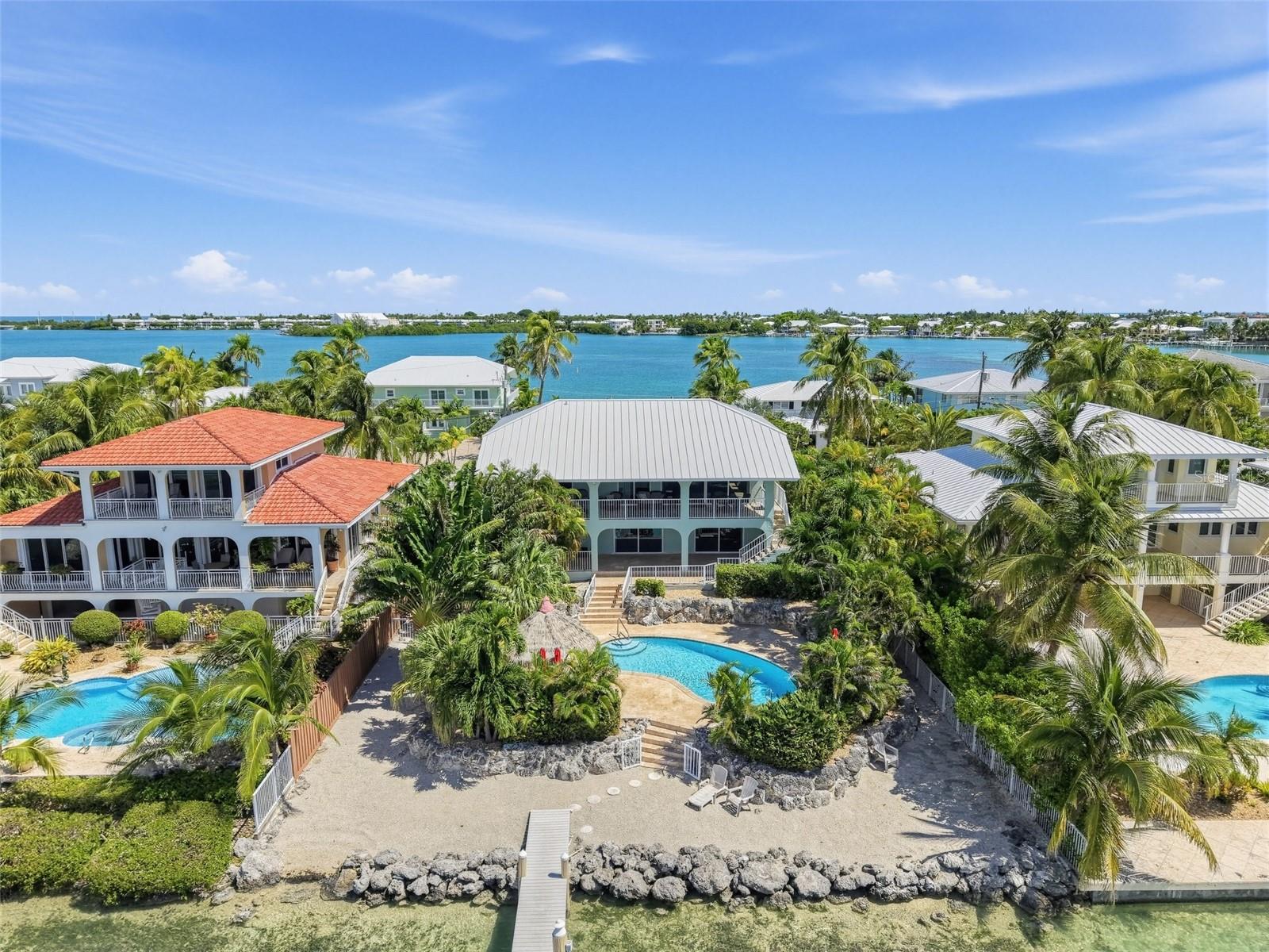 422 HARBOUR DR