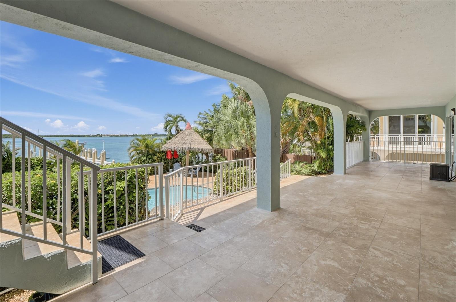 422 HARBOUR DR