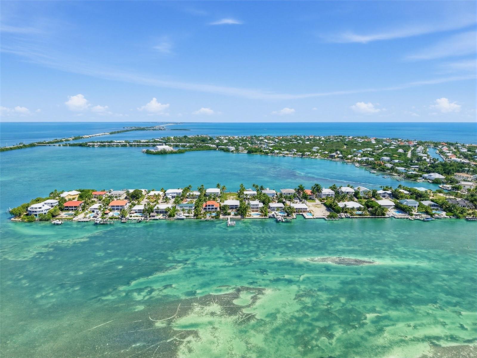 422 HARBOUR DR