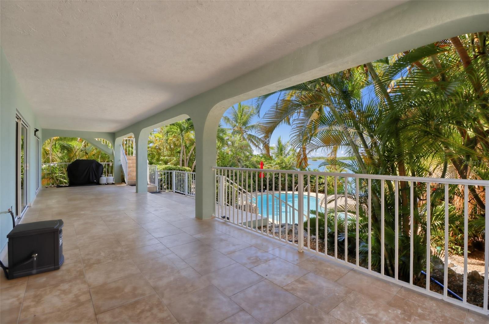 422 HARBOUR DR