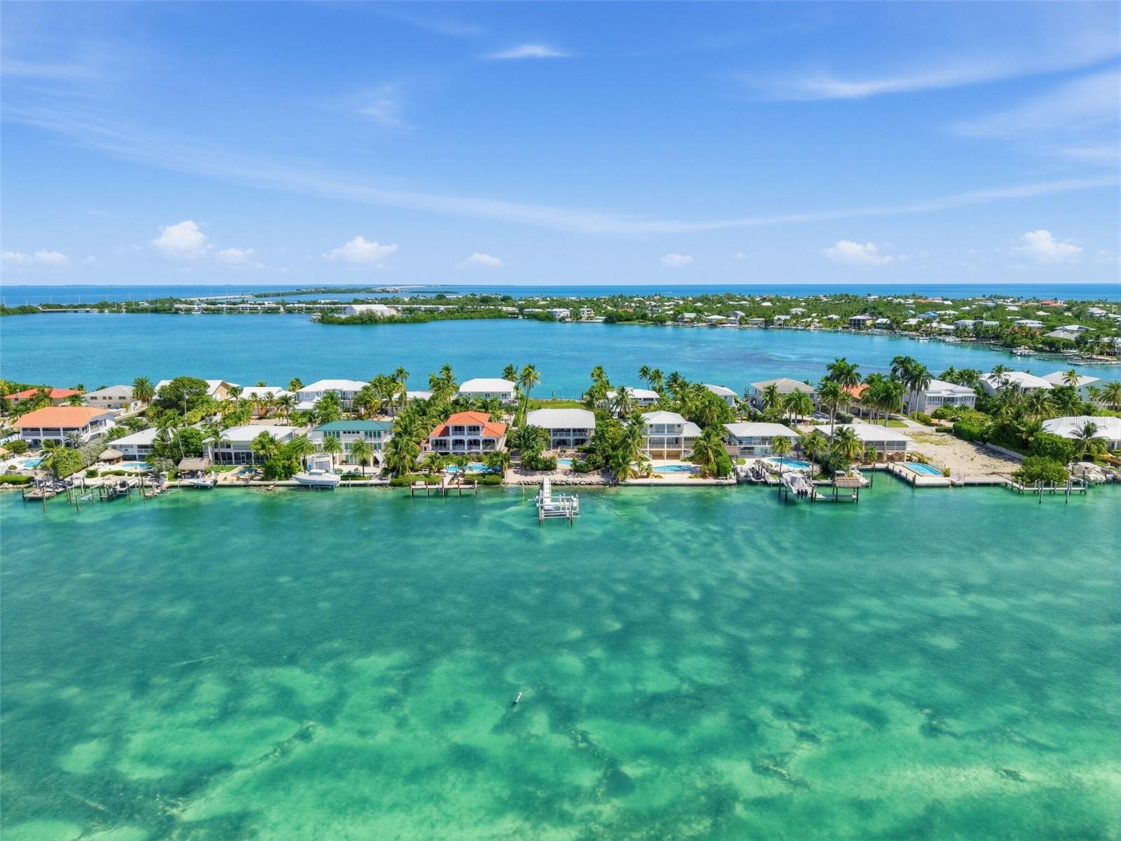422 HARBOUR DR