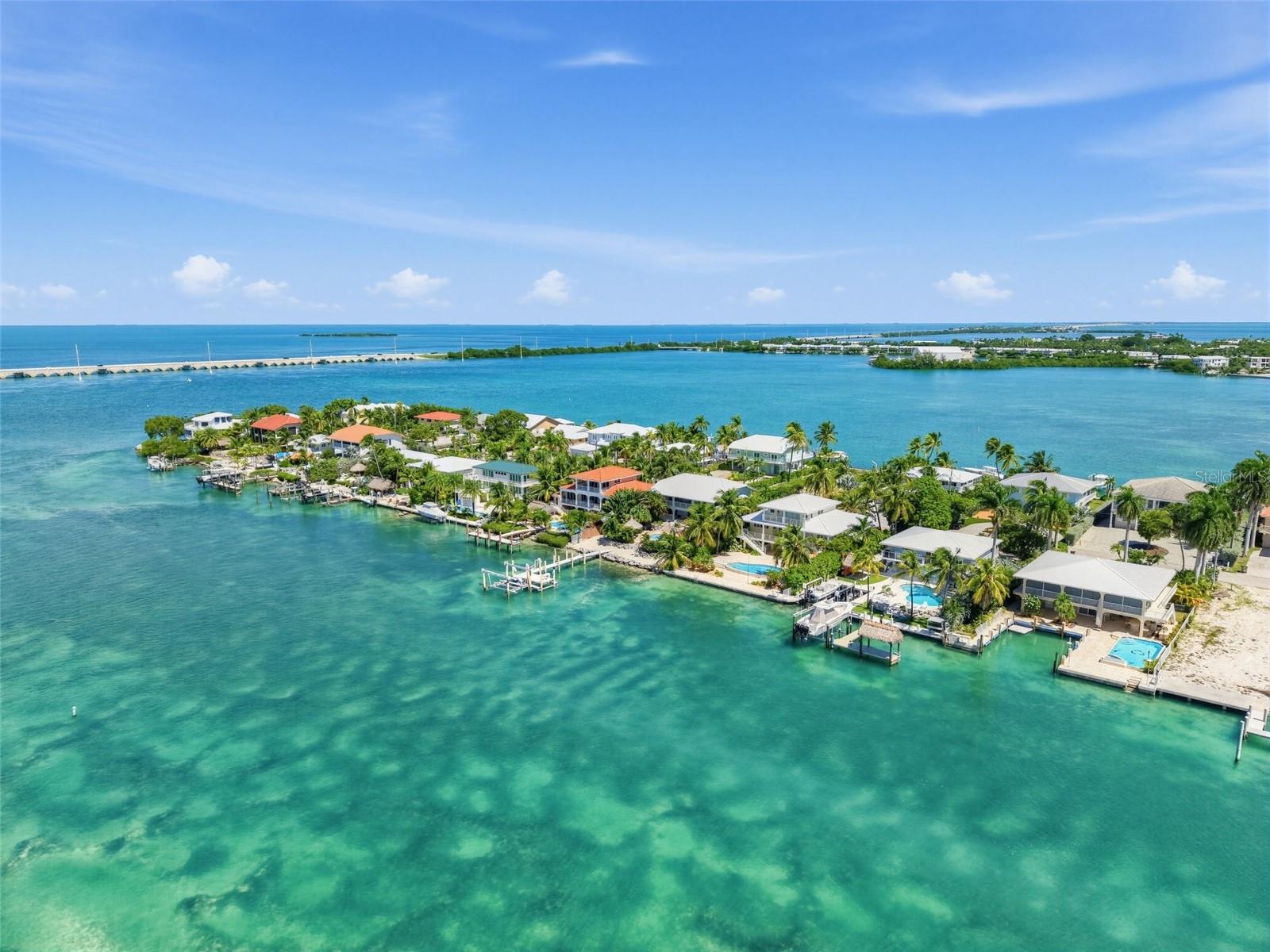 422 HARBOUR DR