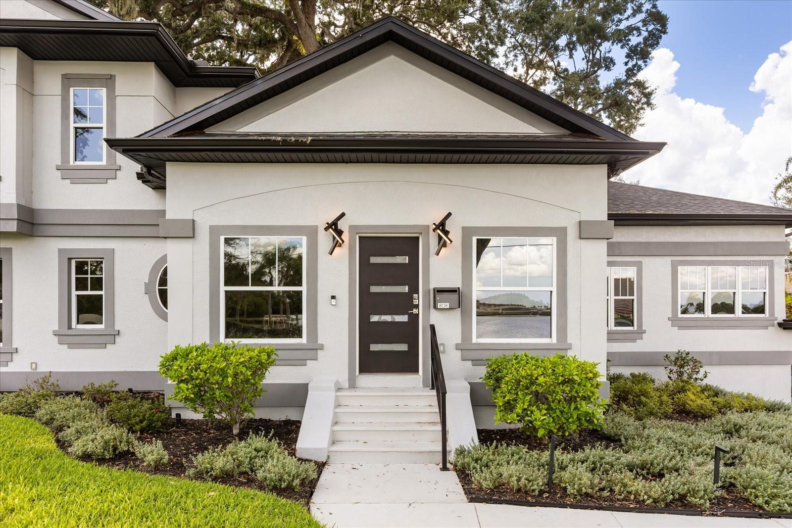 808 EDGEWATER DR