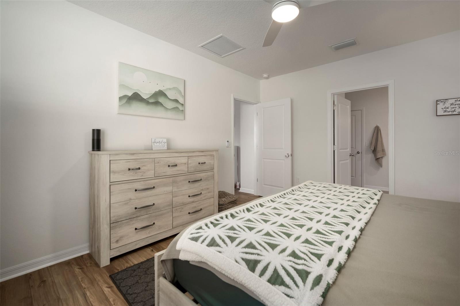 10234 GOLDEN LIGHT CT