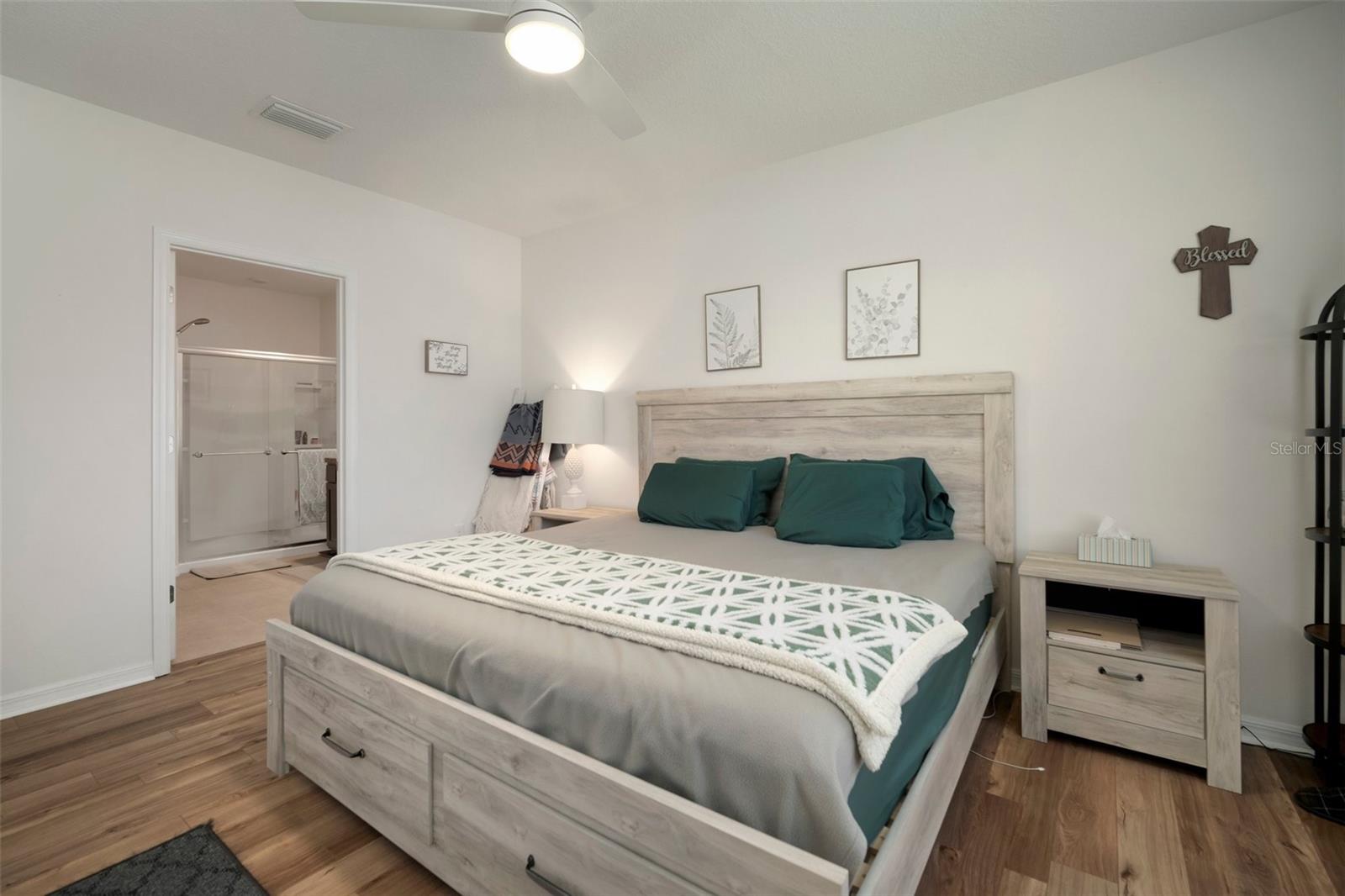 10234 GOLDEN LIGHT CT