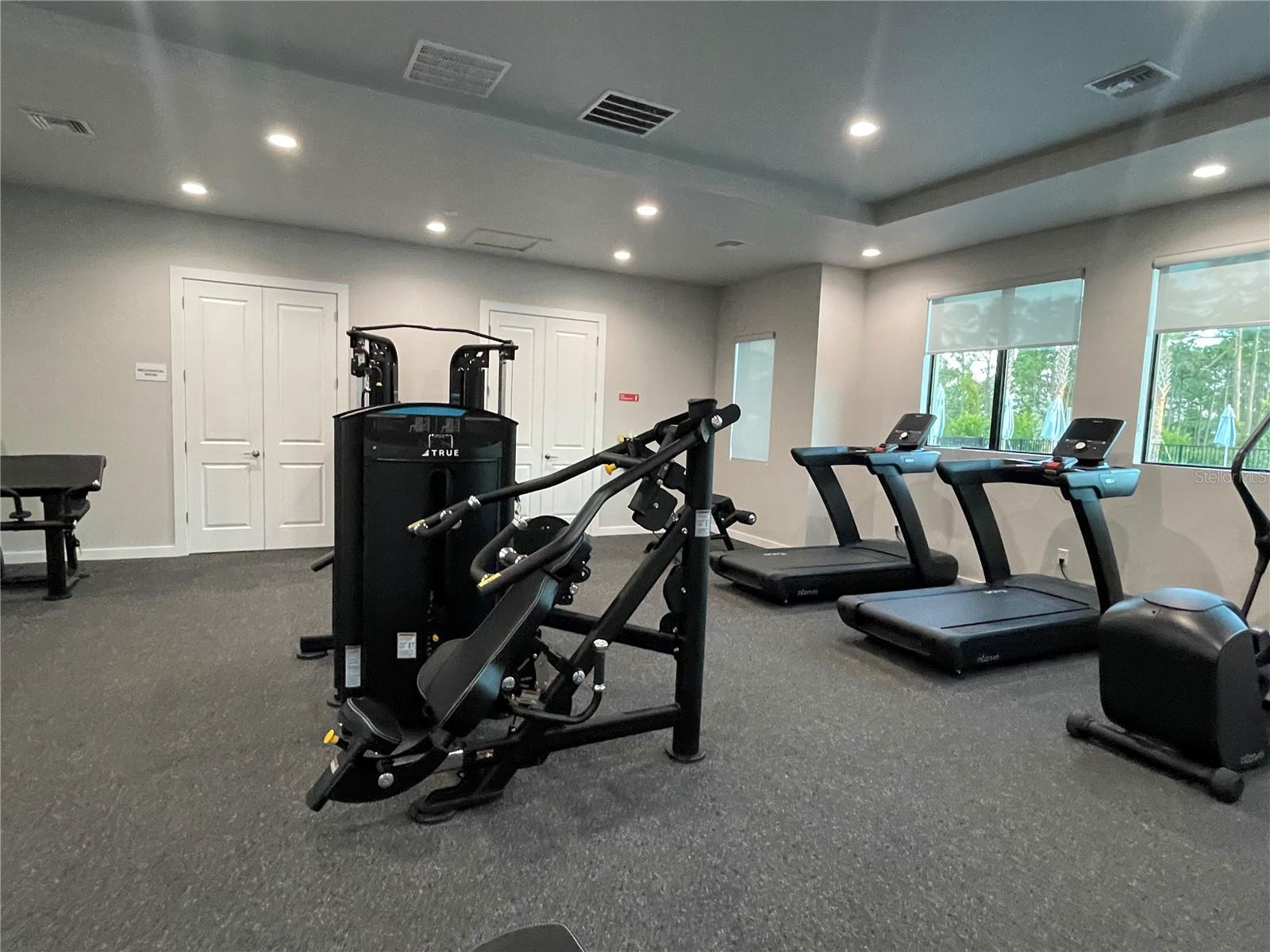 8488 SAINT KITTS CIR