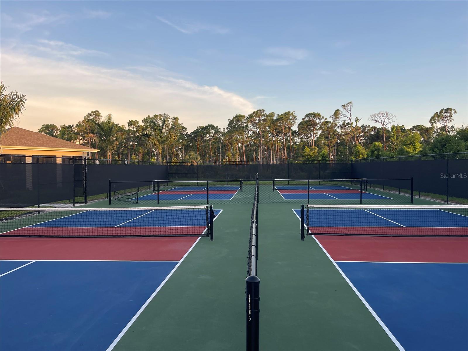 8135 SAINT KITTS CIR