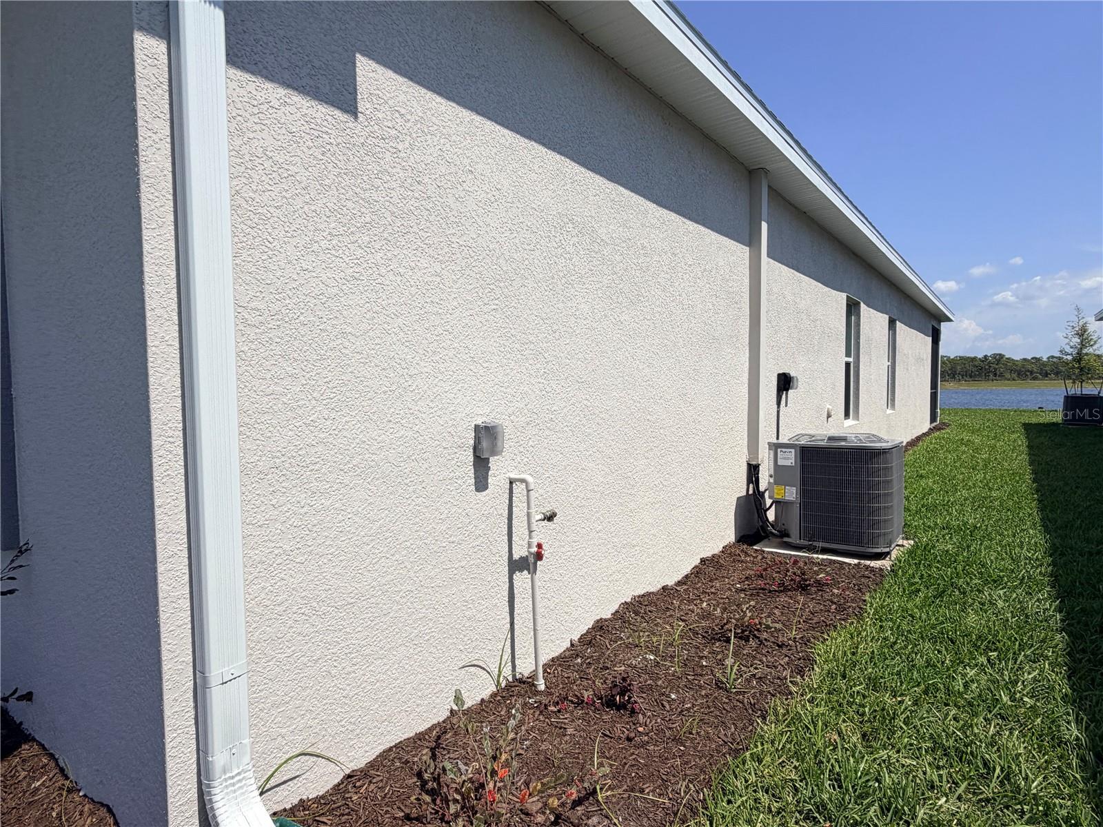 8152 SAINT KITTS CIR