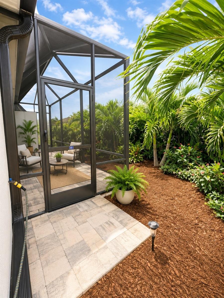 8710 SAINT KITTS CIR