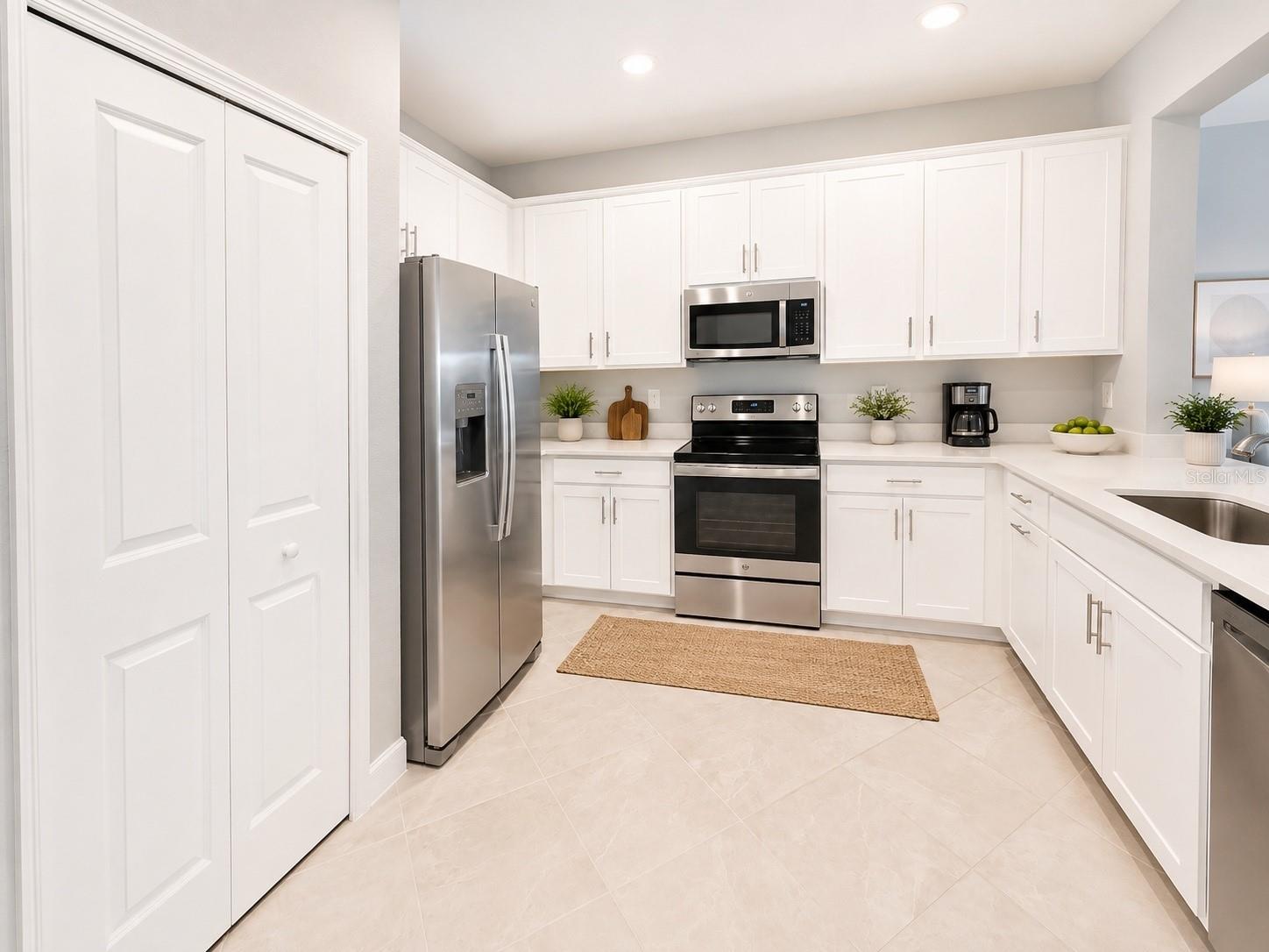 8710 SAINT KITTS CIR