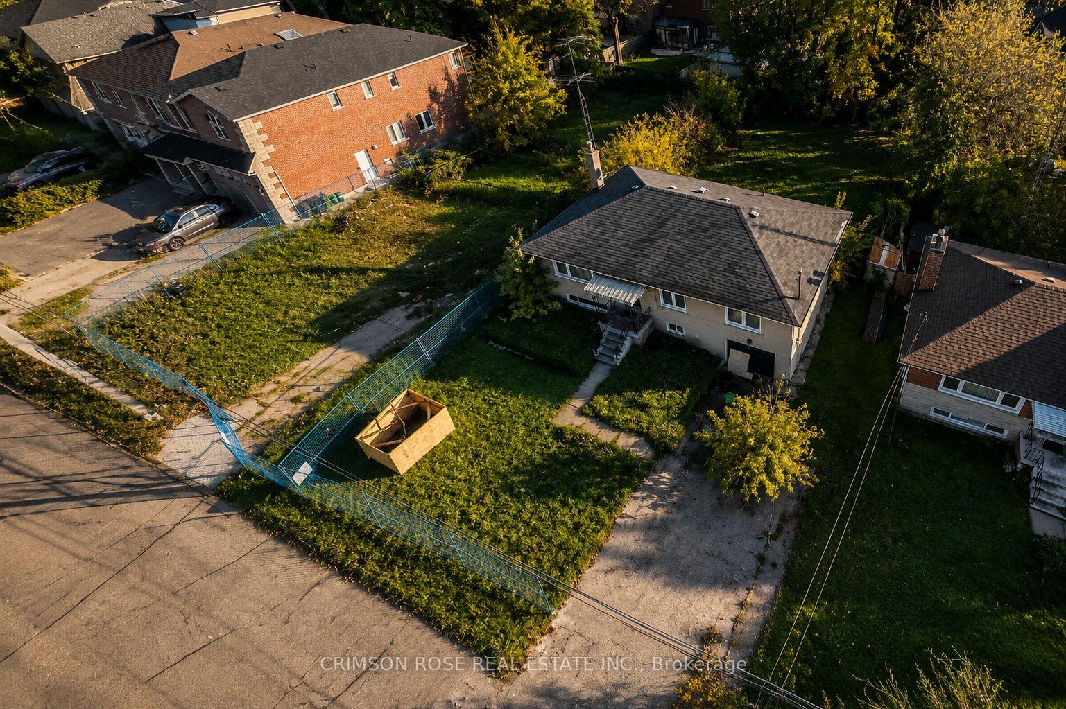 387 Hounslow Avenue