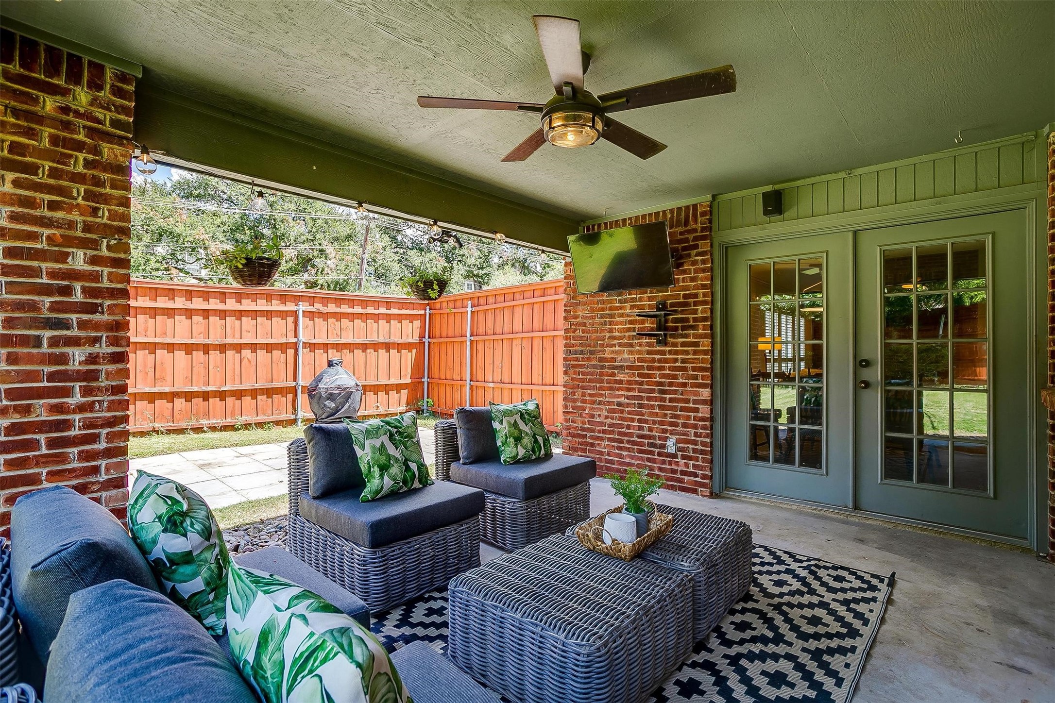 200 Casa Blanca Avenue