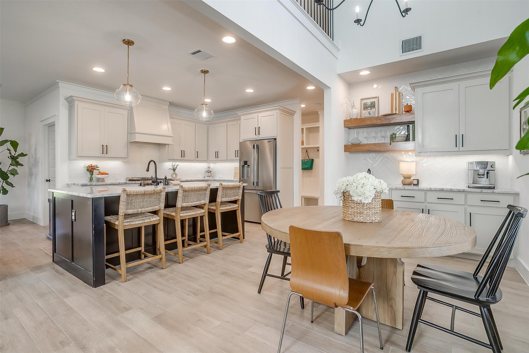 5716 Popken Drive