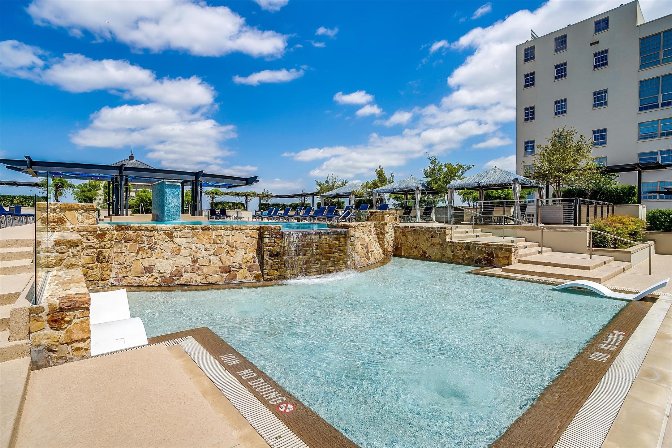 2600 W 7th Street 2746