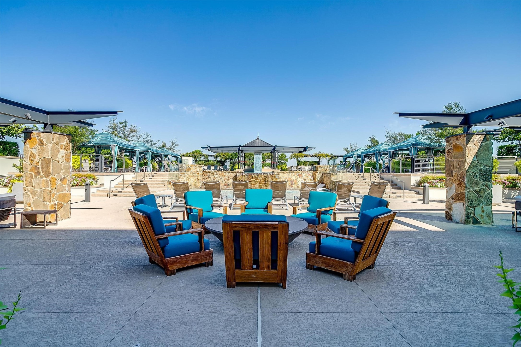 2600 W 7th Street 2746