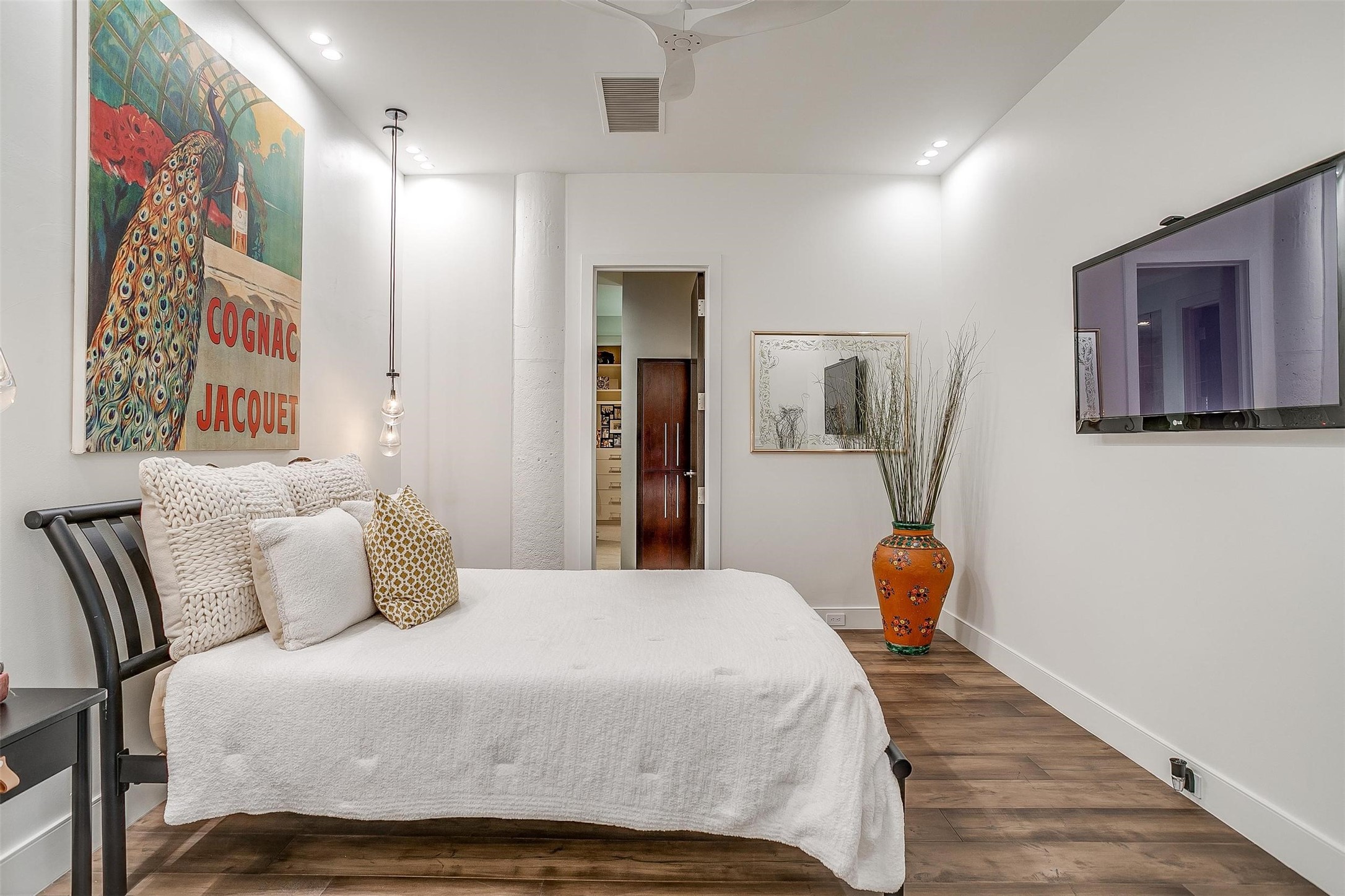 2600 W 7th Street 2746