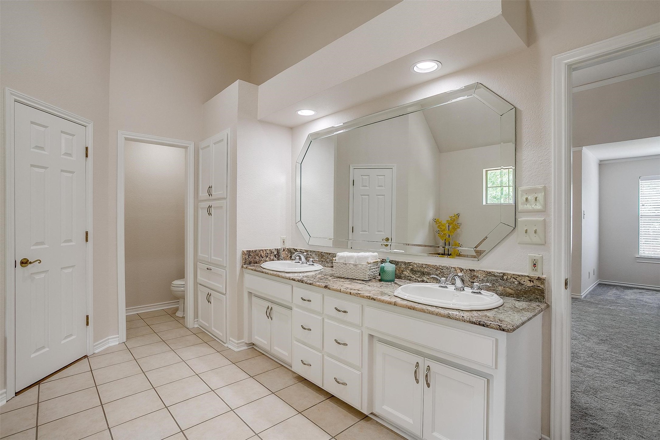 8921 Crest Ridge Drive