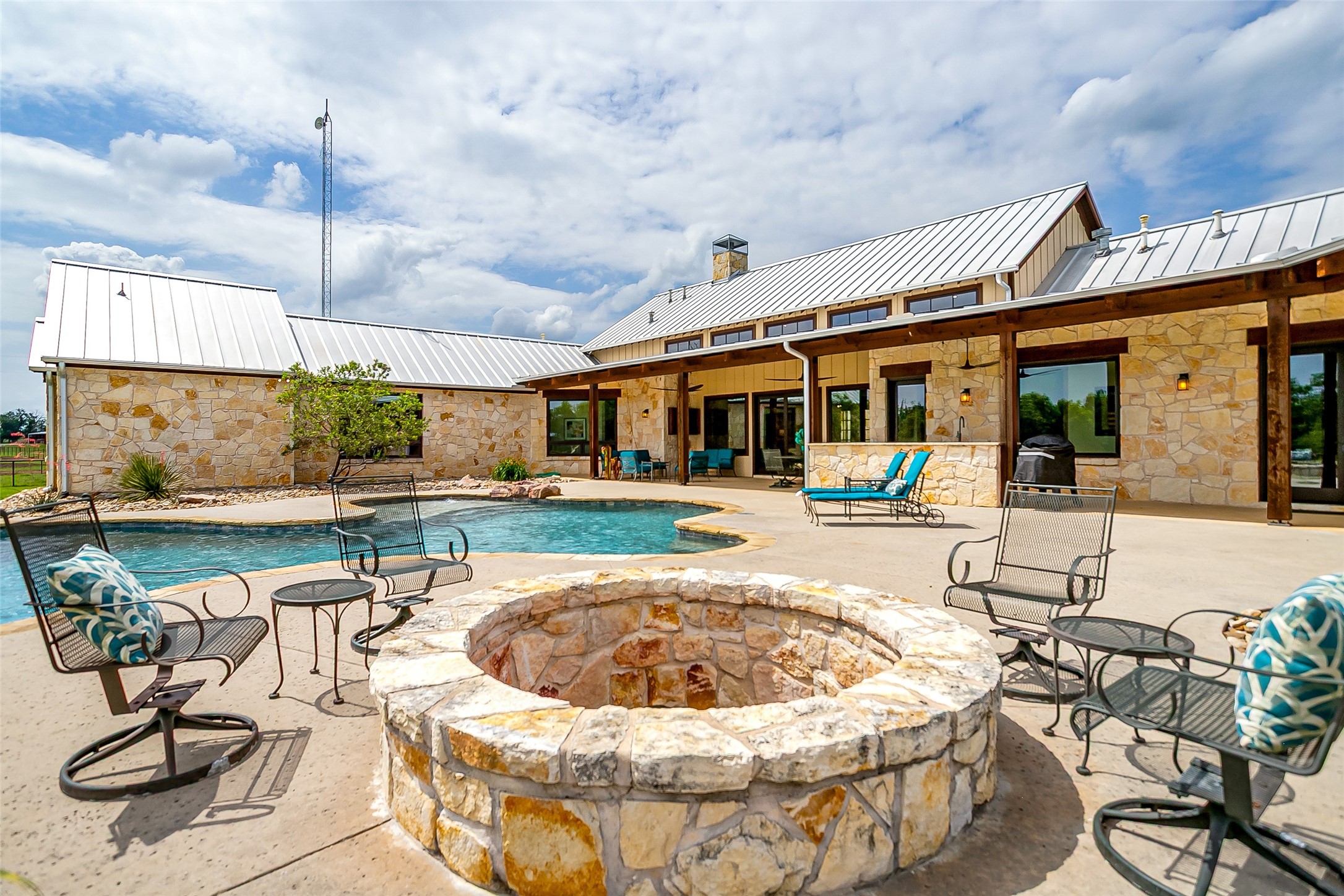 390 Chisum Trail Road